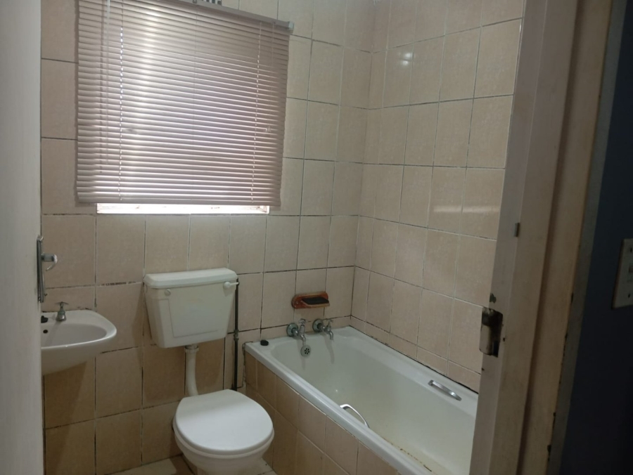  Bedroom Property for Sale in Llitha Park Western Cape